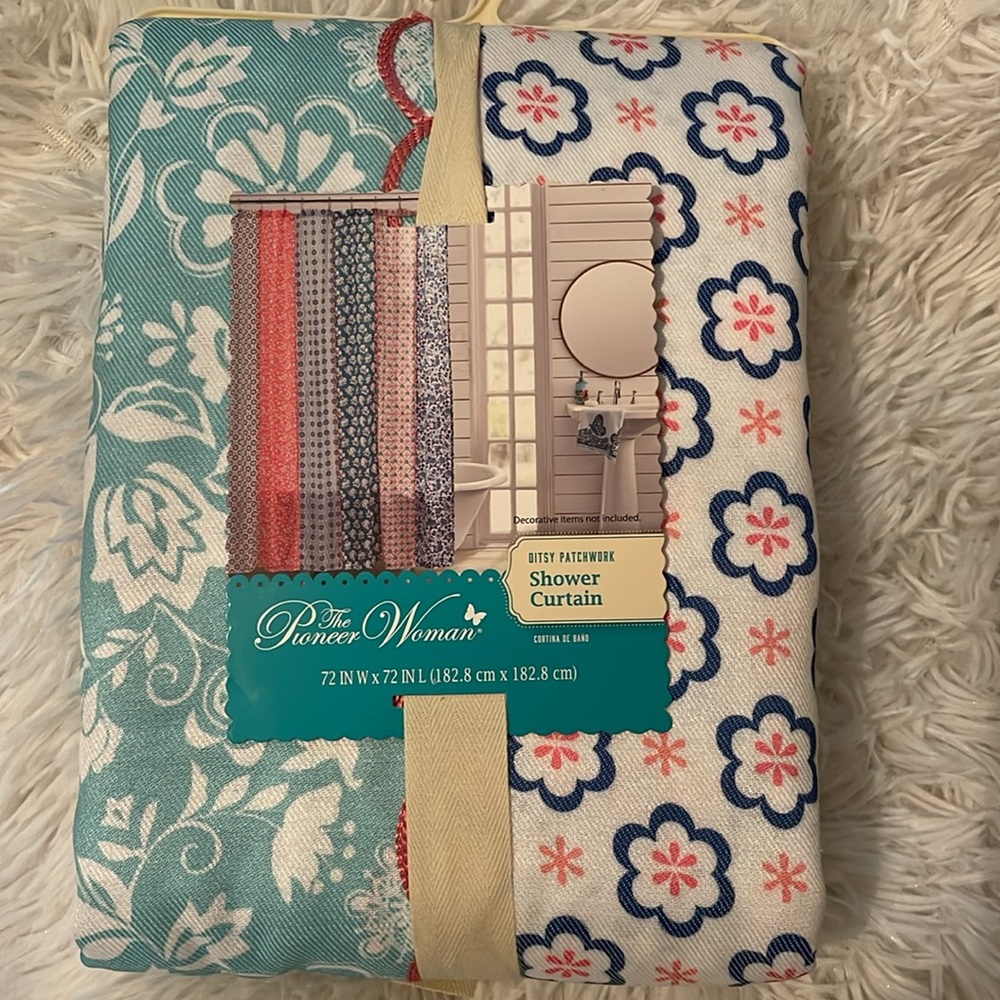 Farmhouse shower curtain Pioneer Woman Ditsy Patchwork Cotton-Rich , 72"x72" new